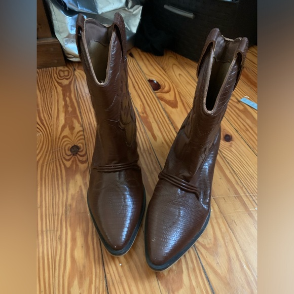 Urban Outfitters Cowboy Boot - Picture 2 of 4